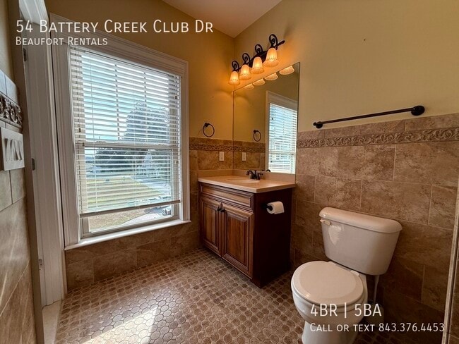 Building Photo - 54 Battery Crk Clb Dr