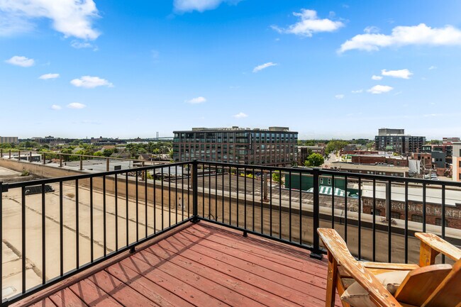 Building Photo - 2003 Brooklyn St