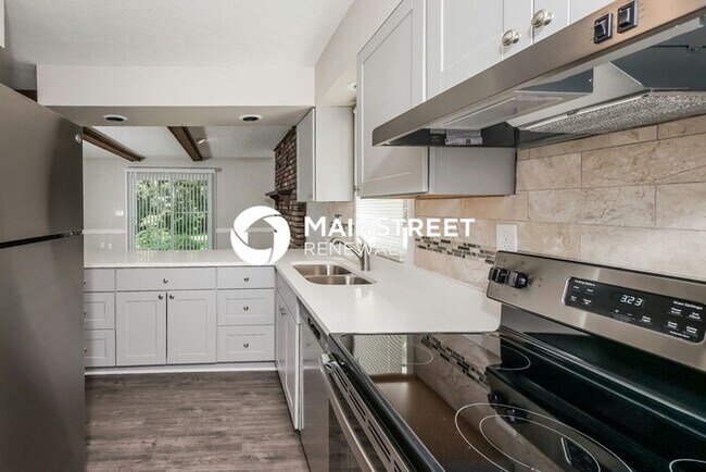 Building Photo - 3 Bedroom Pet-Friendly Home in Louisville,...