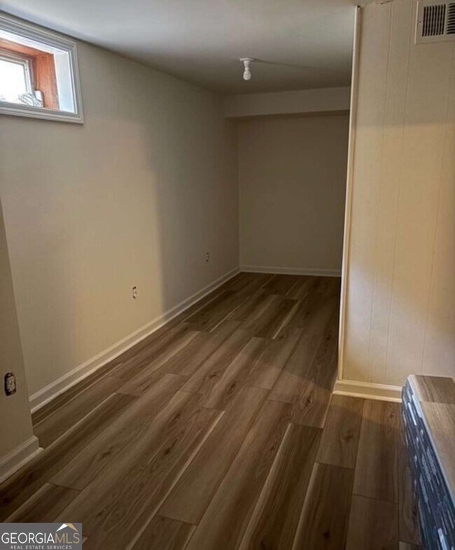 Building Photo - 2560 Wood Valley Dr