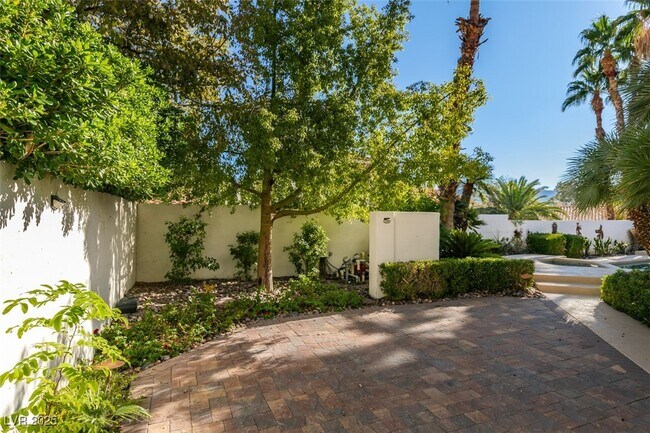 Building Photo - 174 Buena Ct