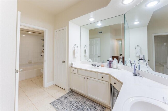 Building Photo - 3777 Peachtree Rd NE