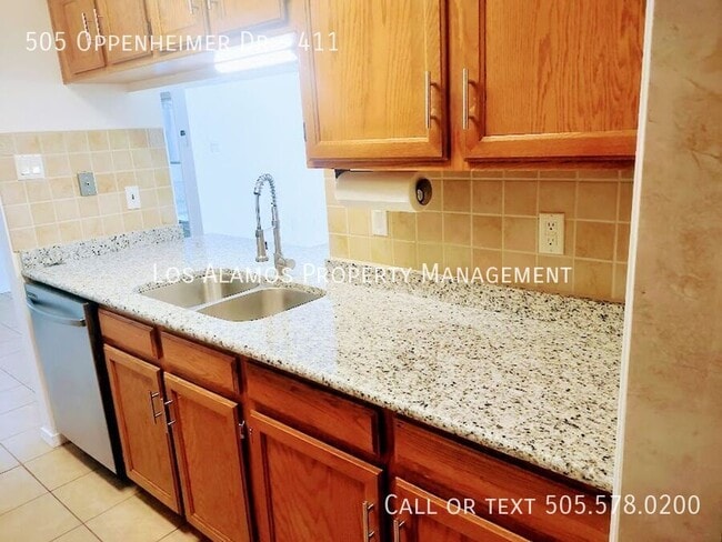 Building Photo - 505 Oppenheimer Dr