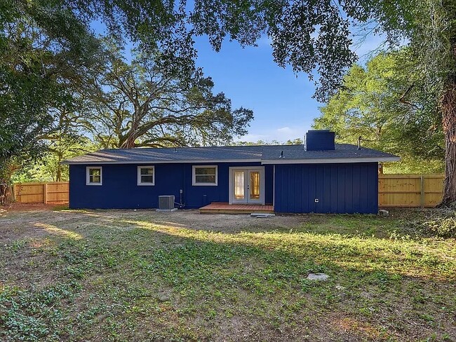 Building Photo - 522 S Edgewood Cir