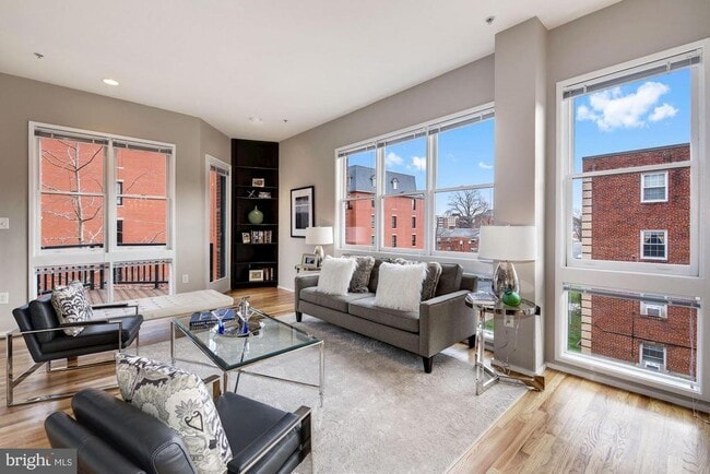 Building Photo - 1662 N Quinn St