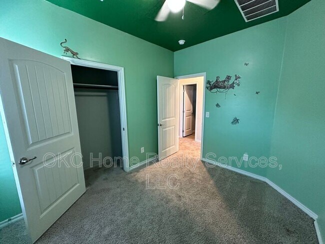 Building Photo - 14008 Babbling Brook Dr