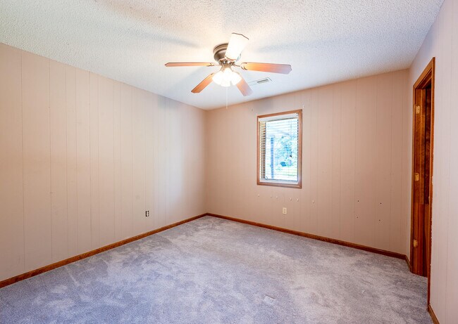 Building Photo - 2301 Winchester Dr