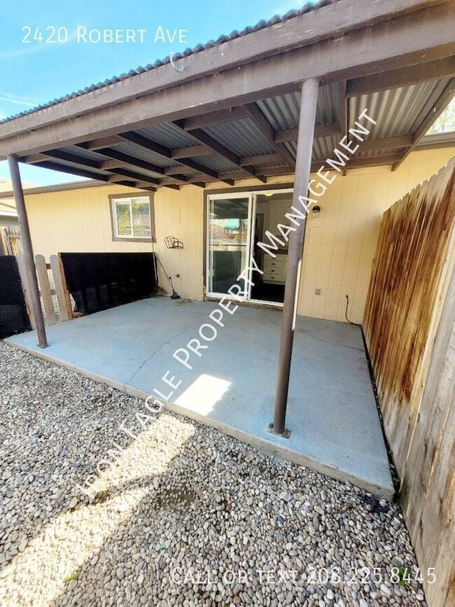 Building Photo - 2420 Robert Ave