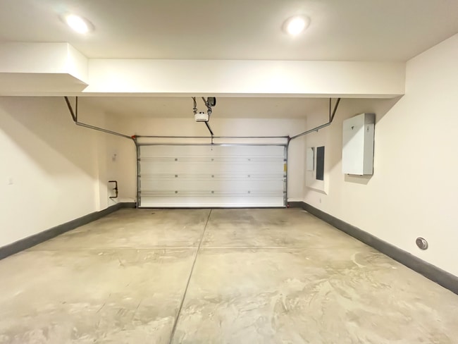 Building Photo - 3 bed, 2.5 bath in Ontario, CA!