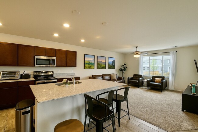 Building Photo - Beautiful Modern 3-Bedroom, 2.5 bath Townh...