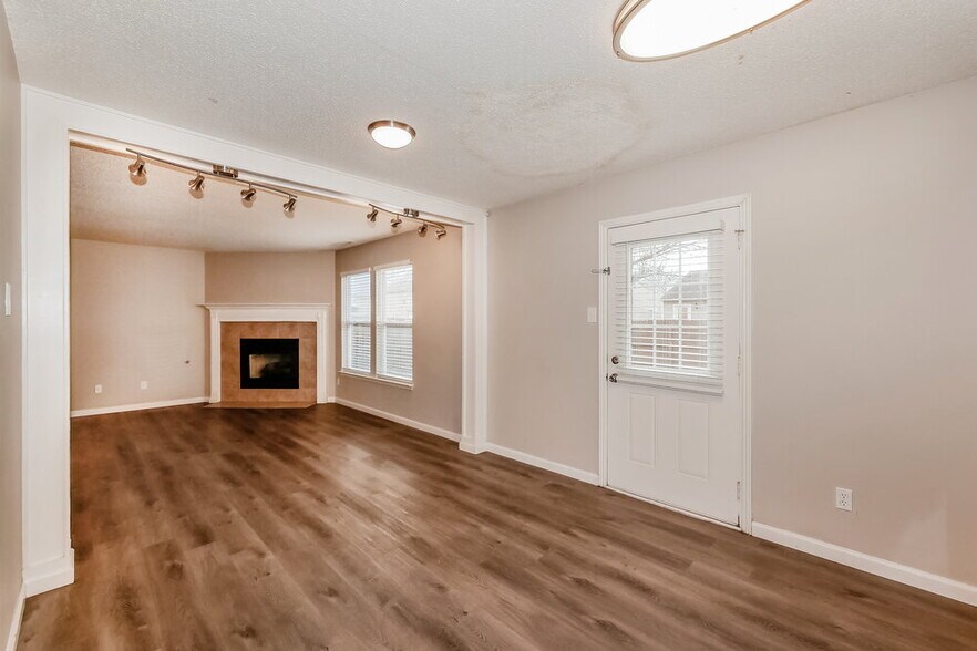 Building Photo - 2014 Dutch Elm Dr