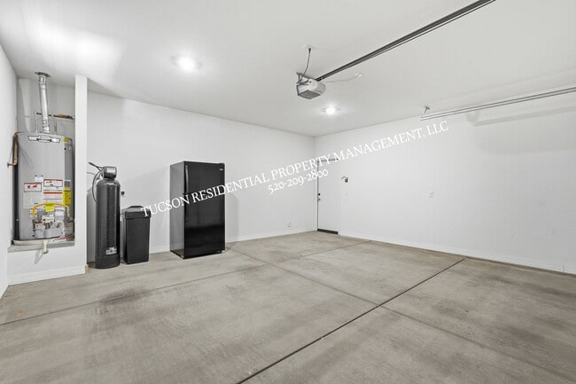 Building Photo - 7842 S New Strike Way