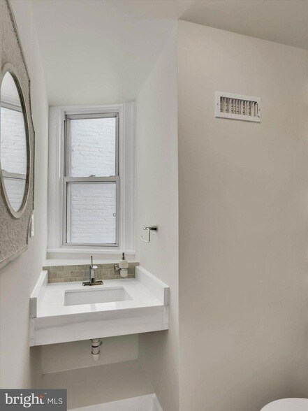Building Photo - 4210 4th St NW
