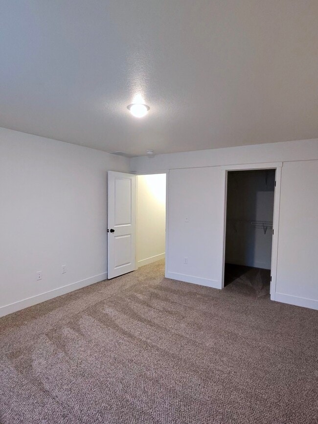 Building Photo - 2393 Juno Ln