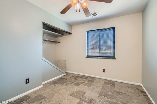 Building Photo - 733 Strawberry Pl