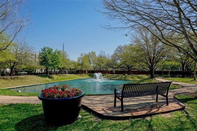 Building Photo - 1767 Lakeside Enclave Dr