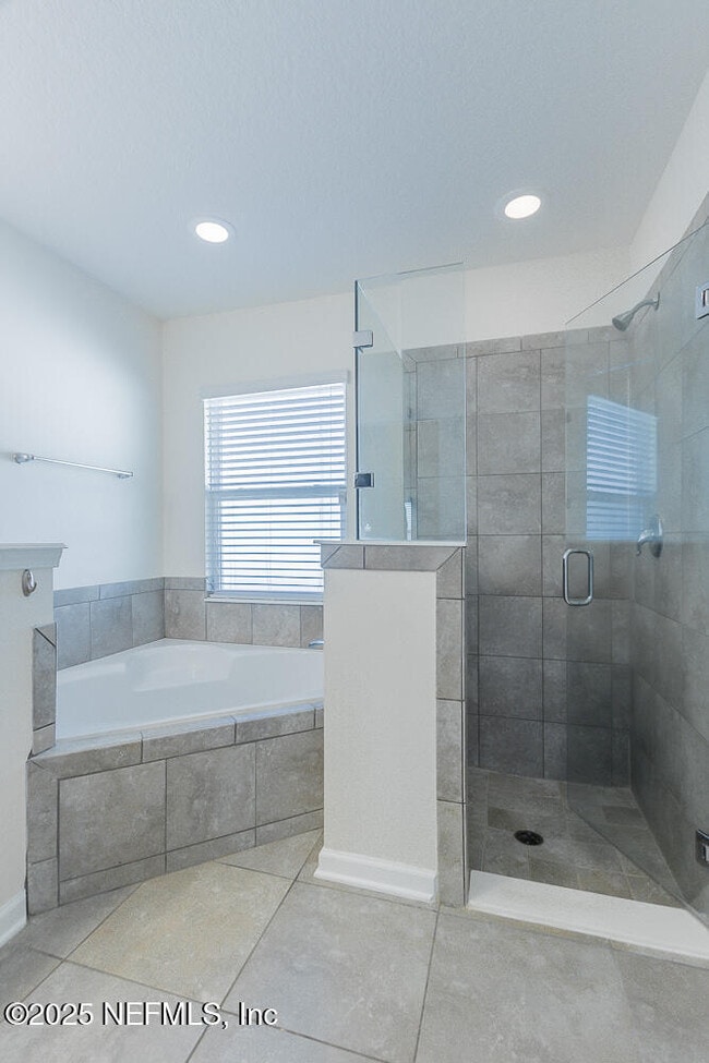 Building Photo - 95241 Tanglewood Dr