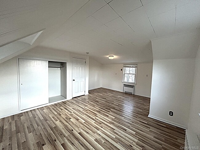 Building Photo - 8 Ridge St