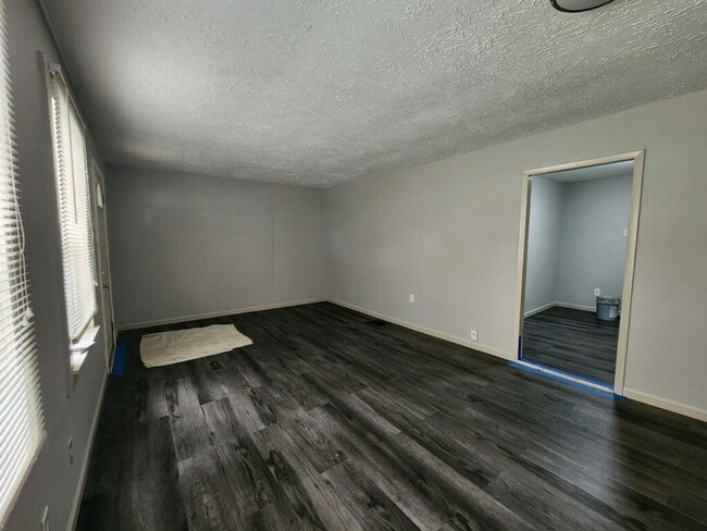 Building Photo - 6234 Hancock Ave
