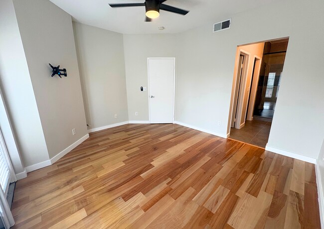 Building Photo - 3952 Richmond St