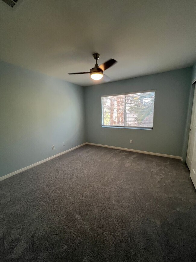 Building Photo - Beautiful Henderson Home!