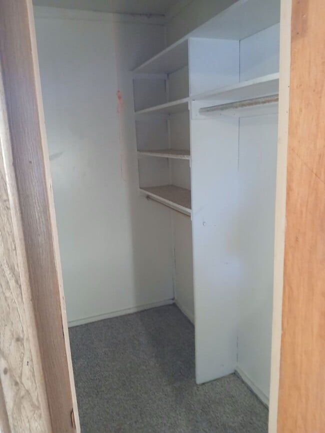 Building Photo - F237IE