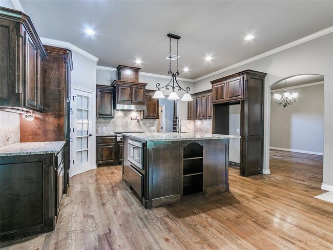 Building Photo - Stunning 5-bed home in Edmond's Bella Terra