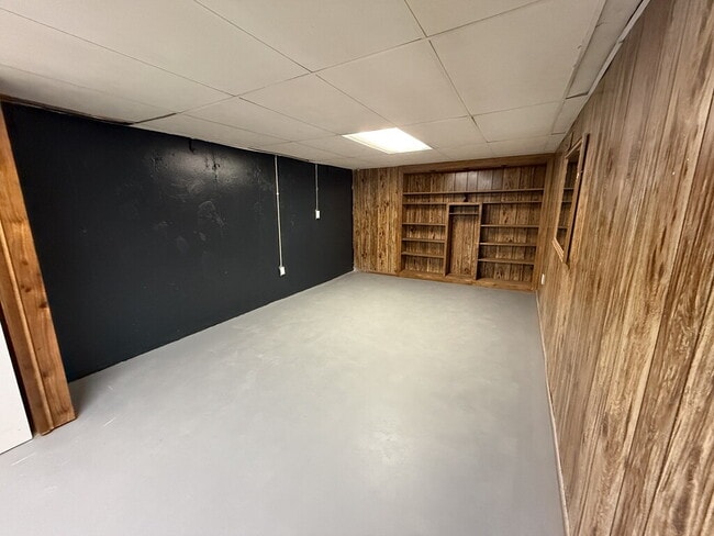 Building Photo - 8862 Zodiac Dr
