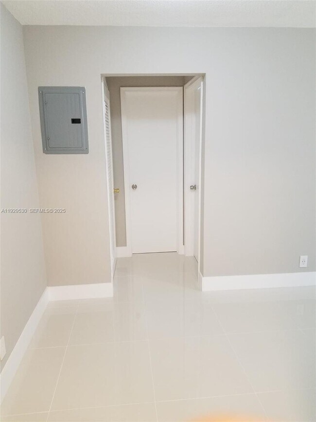 Building Photo - 1859 Wiley St