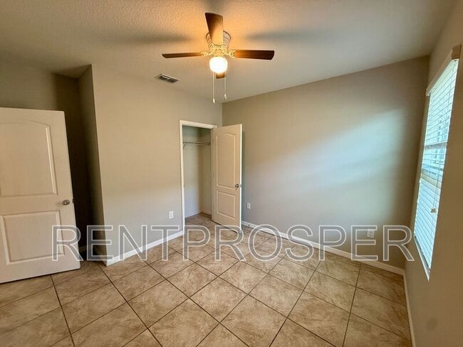 Building Photo - 4222 Roberta Dr