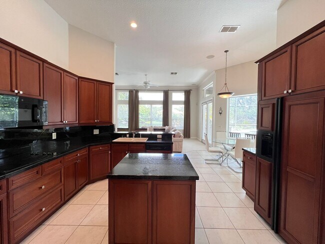 Building Photo - GORGEOUS SINGLE FAMILY HOME - PROPERTY  FU...