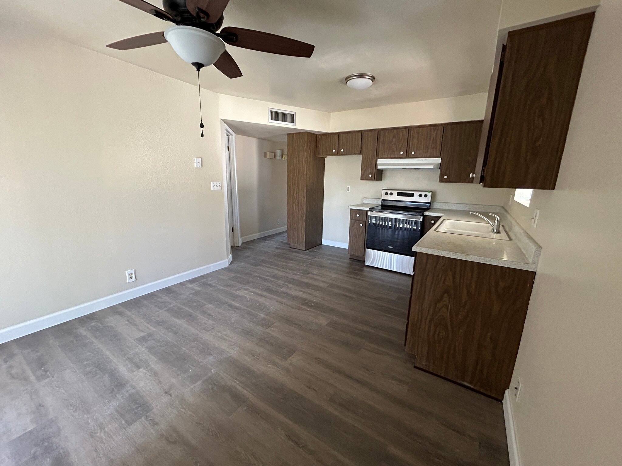 Building Photo - 6049 E Albany St