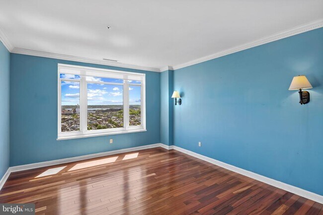 Building Photo - 100 Harborview Dr