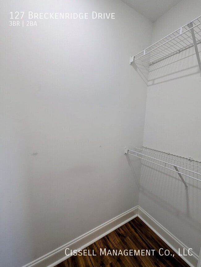 Building Photo - 127 Breckenridge Dr