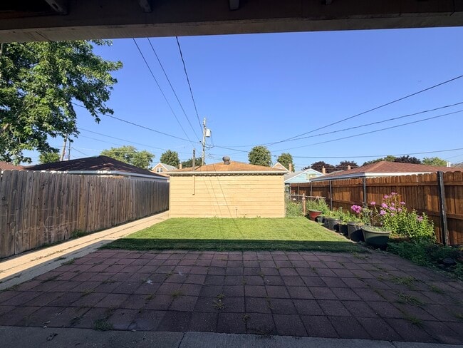 Building Photo - 3507 S 53rd Ave