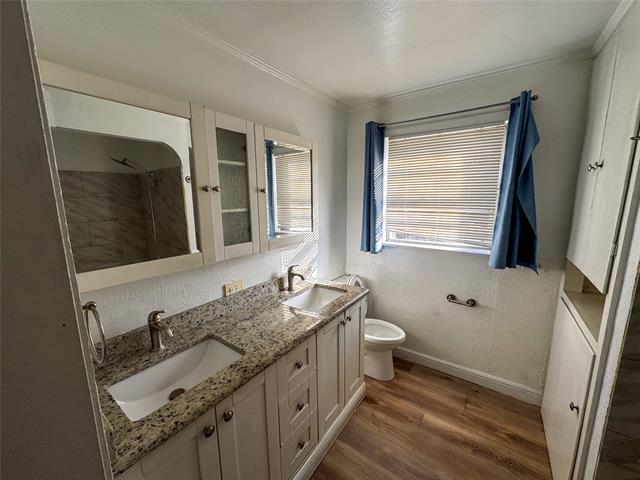 Building Photo - 1431 W Chestnut St