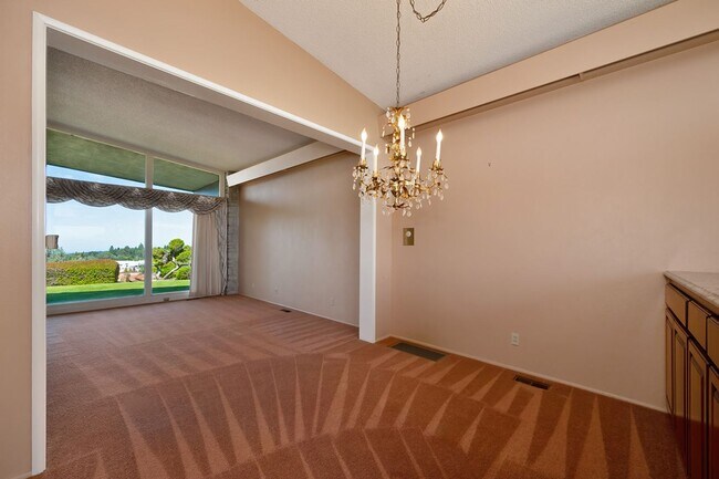 Building Photo - Luxury Living with Stunning 360-Degree Vie...