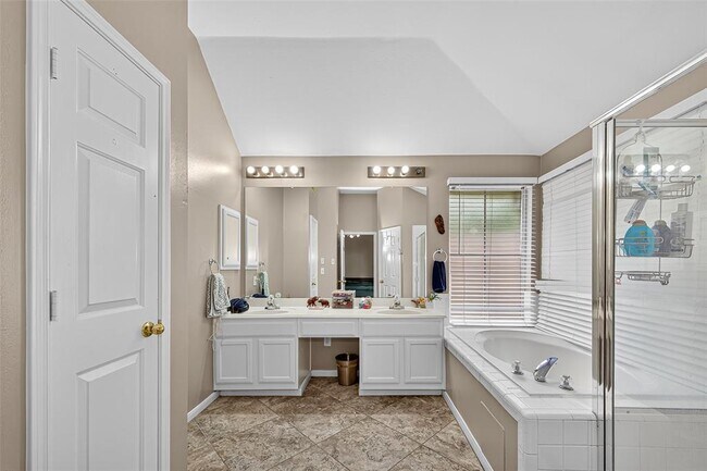 Building Photo - 14015 Loch Creek Ct