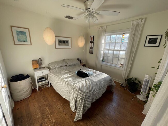 Building Photo - 803 W Gibson St