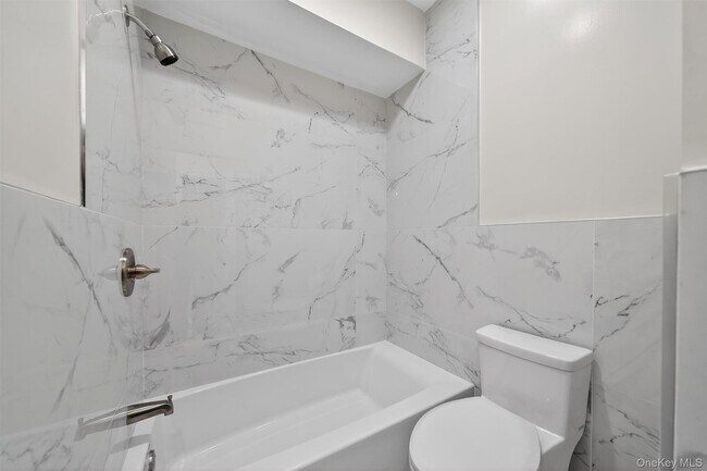 Building Photo - 303 Main St