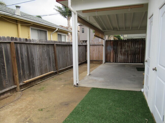 Building Photo - 358 Boeker Ave