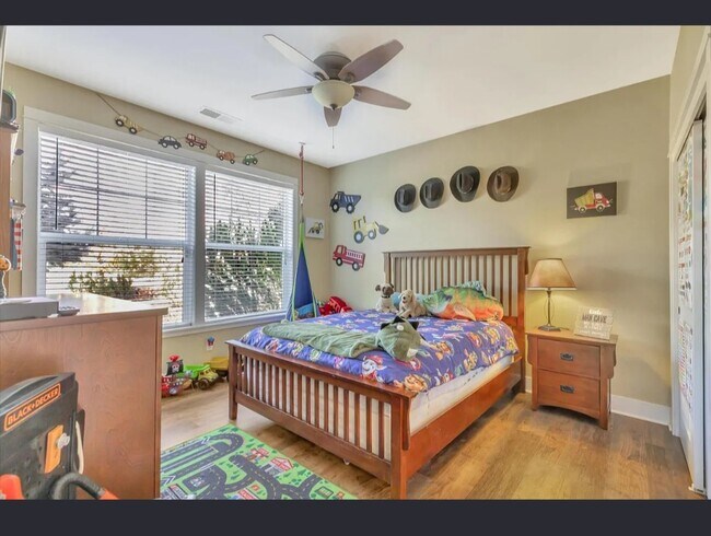 Building Photo - 46347 Opah Dr