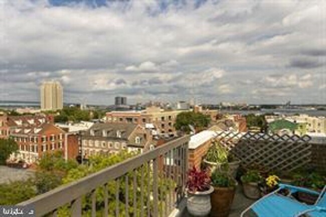 Building Photo - Bi-Level Penthouse with 3 Balconies & Delaware River Views | 3 Bed, 3 Bath | Society Hill