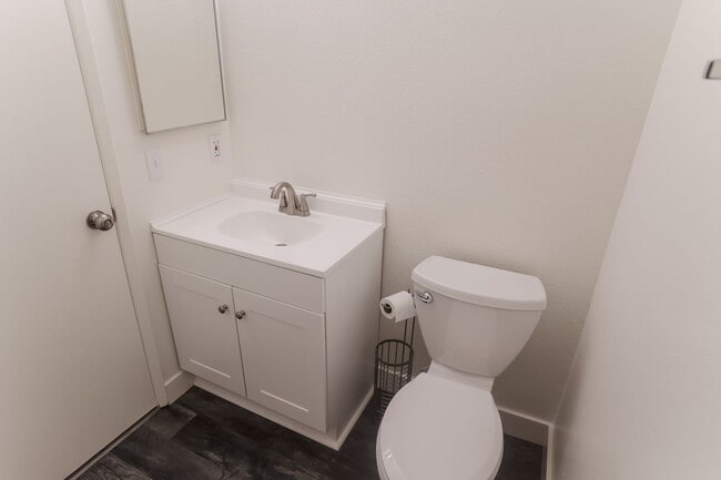 Building Photo - Downstairs 2-Bedroom Condo in Banning--55+ Gated Community!