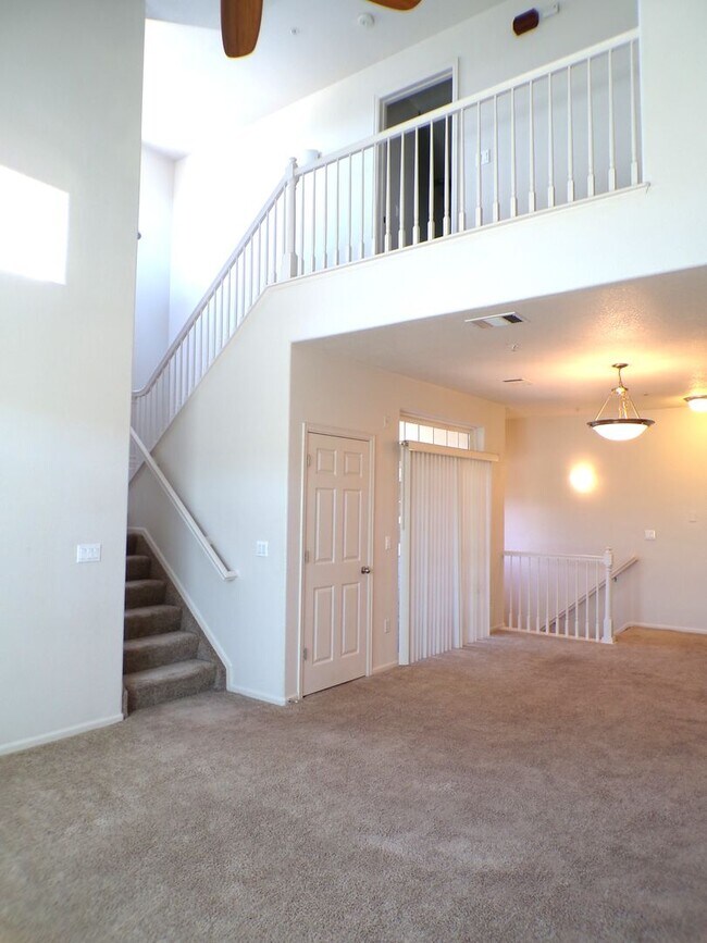 Building Photo - Spacious 2-Bed, 2.5-Bath Condo in Cherry C...