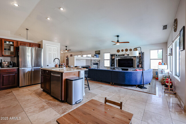 Building Photo - 4010 E Sidewinder Ct