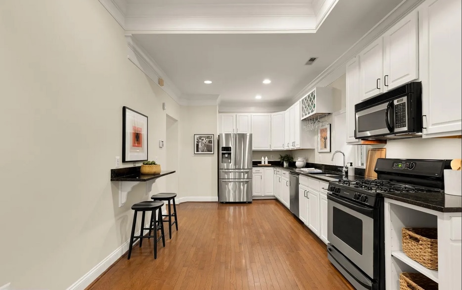 Building Photo - 1512 Park Rd NW