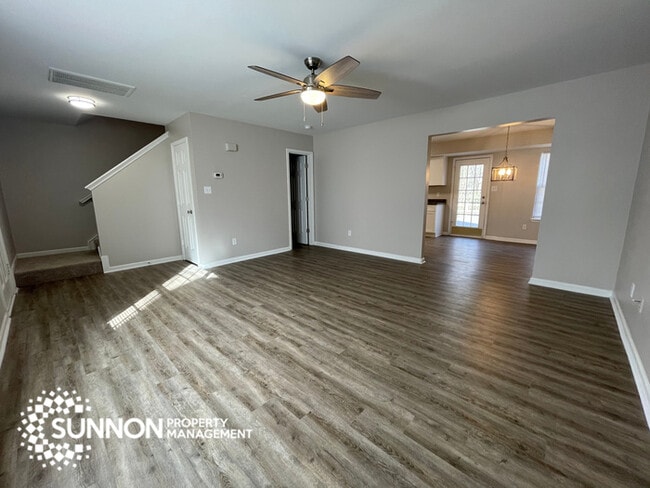 Building Photo - 4 Bed 2.5 Bath in Woodstone with Fenced Yard