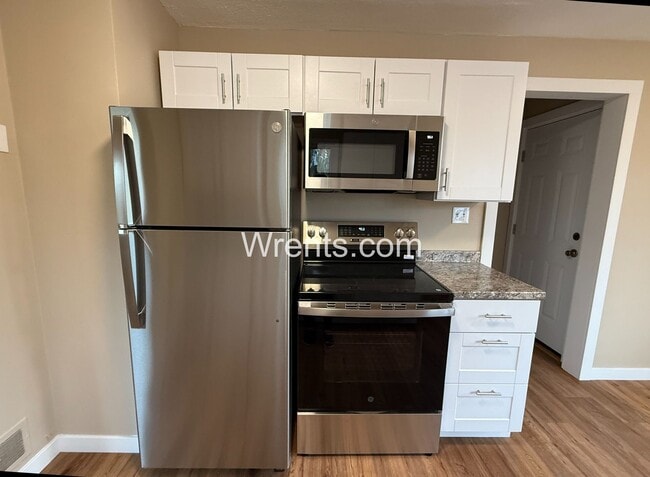 Building Photo - $500 Off Move in Special on Cute Three Bedroom Home