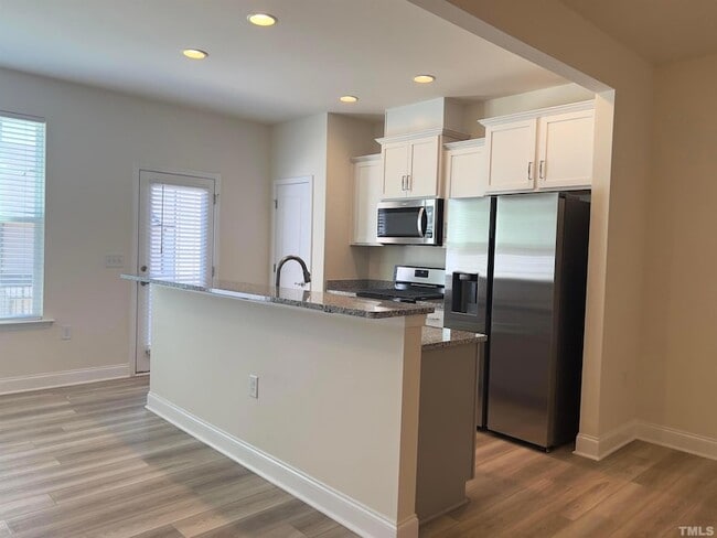 Building Photo - 2007 Nandina Trl